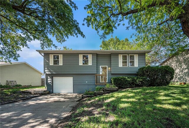 919 W 17th St, Maryville, MO 64468 - photo 1