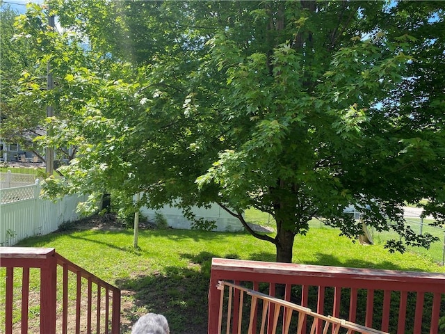 1404 S Barrett Ave, Sedalia, MO 65301 - view of yard featuring fence private yard