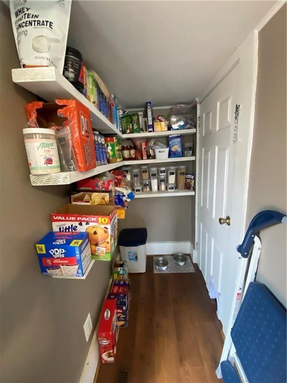 1404 S Barrett Ave, Sedalia, MO 65301 - view of pantry