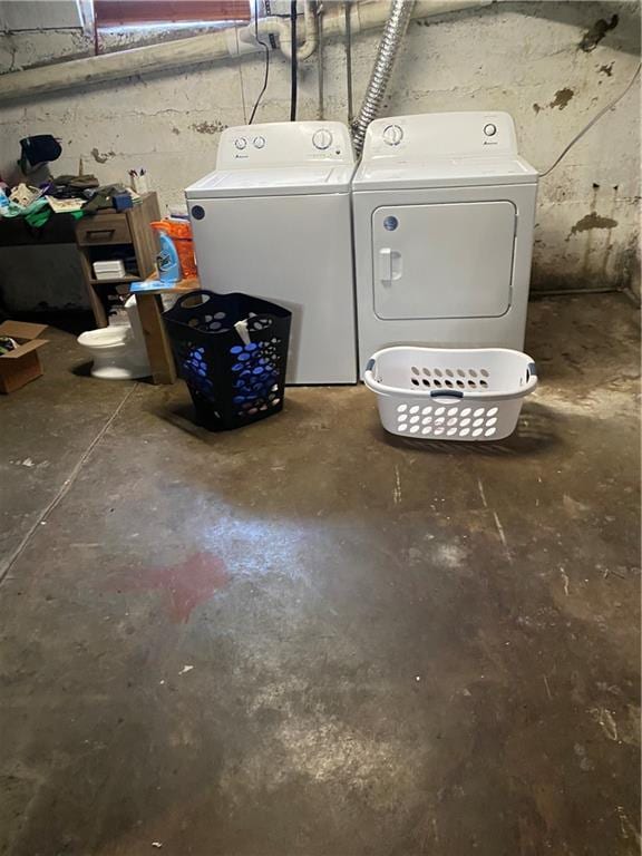 1404 S Barrett Ave, Sedalia, MO 65301 - laundry room featuring laundry area and washer and dryer