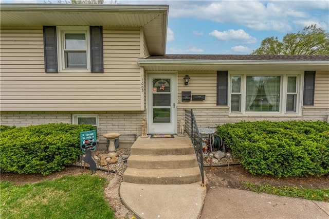 1003 Leone Ave, Sedalia, MO 65301 - view of entrance to property