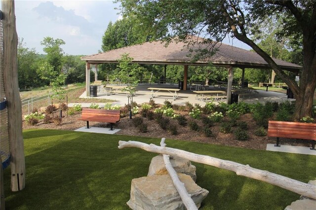 24363 W 126th Ter, Olathe, KS 66061 - surrounding community with a gazebo