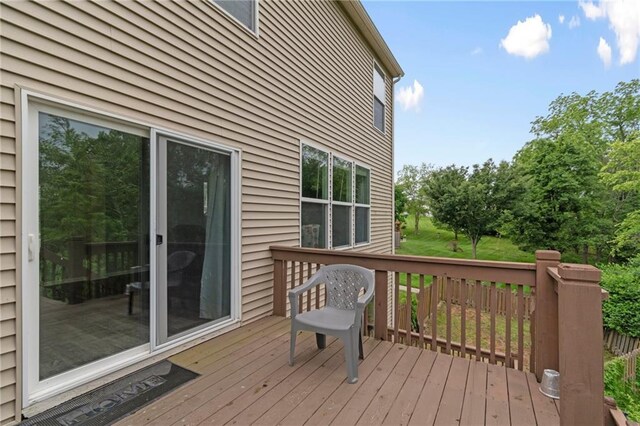 7912 N Poplar Ct, Kansas City, MO 64119 - view of deck