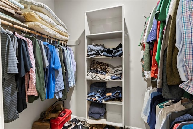 4504 NE 60th Ter, Kansas City, MO 64119 - view of spacious closet