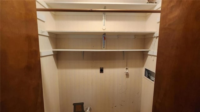 2704 S Taylor St, Pittsburg, KS 66762 - laundry room featuring washer hookup and hookup for an electric dryer