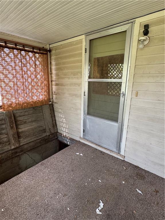 420 S Lincoln Ave, Chanute, KS 66720 - view of property entrance