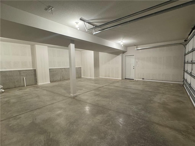 15610 Sheridan Ct, Basehor, KS 66007 - view of garage