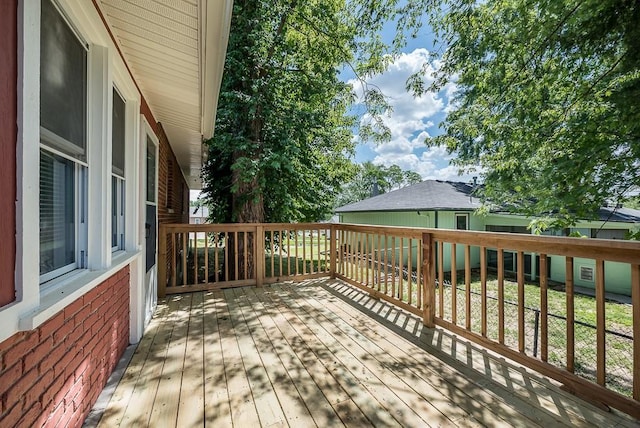 1001 Kickapoo St, Leavenworth, KS 66048 - view of deck