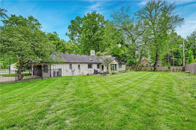 view of yard with a patio