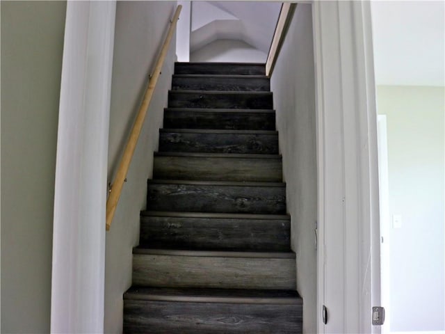 3417 Jackson Ave, Kansas City, MO 64128 - view of staircase