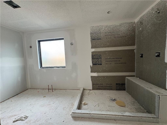13610 NE 114th Pl, Kearney, MO 64060 - bathroom with a textured ceiling