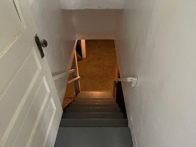 2120 68th Ter, Kansas City, MO 64132 - view of staircase