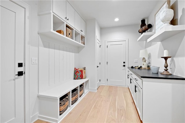 17045 S Highland Ridge Dr, Loch Lloyd, MO 64012 - mudroom with light wood-style floors and recessed lighting