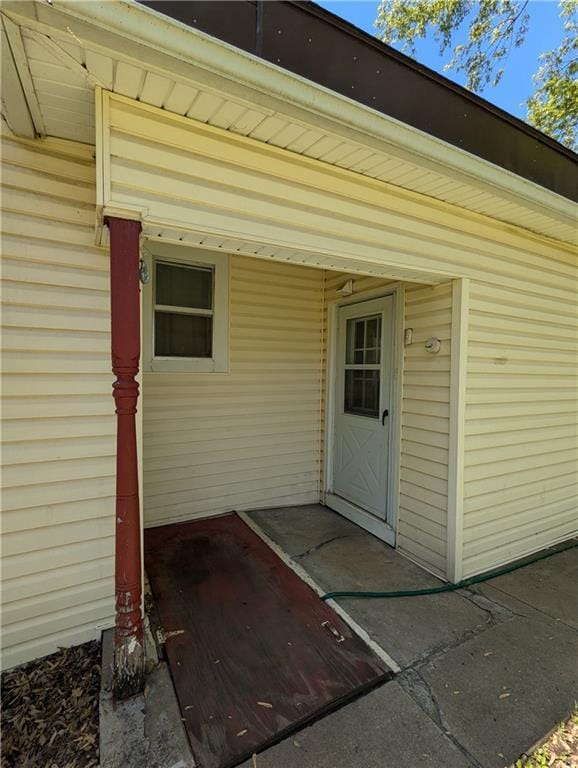 100 E 11th St, Horton, KS 66439 - view of entrance to property