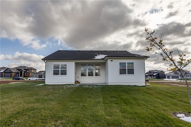 16502 S Stagecoach St, Olathe, KS 66062 - rear view of house featuring a yard and a residential view