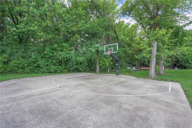 3536 SW Dana Ave E, Lees Summit, MO 64082 - view of sport court featuring basketball court and a yard