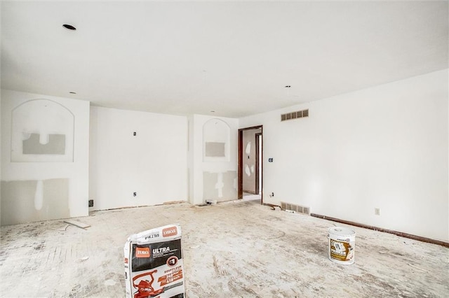 4904 Grandview Rd, Kansas City, MO 64137 - unfurnished room featuring visible vents