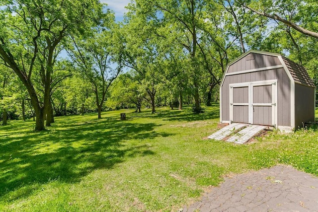 2312 Maple Ave, Leavenworth, KS 66048 - view of green lawn