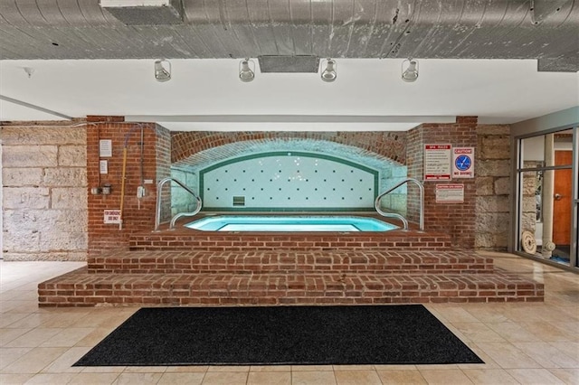 609 Central St Unit 1501, Kansas City, MO 64105 - detailed view of brick wall