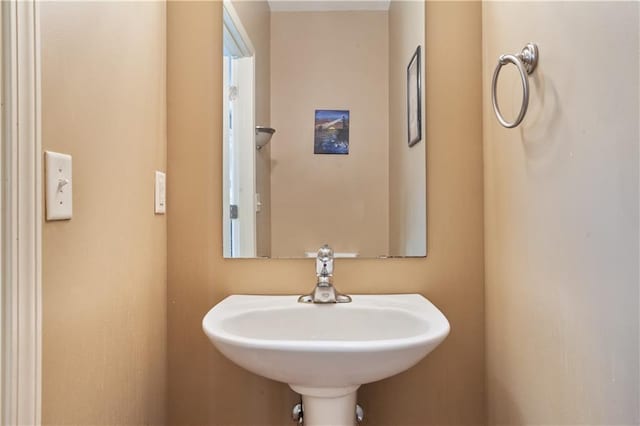 14 Emerald Shore Dr, Lake Tapawingo, MO 64015 - bathroom with a sink