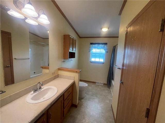 bathroom featuring shower / bath combination with curtain, toilet, crown molding, baseboards, and vanity
