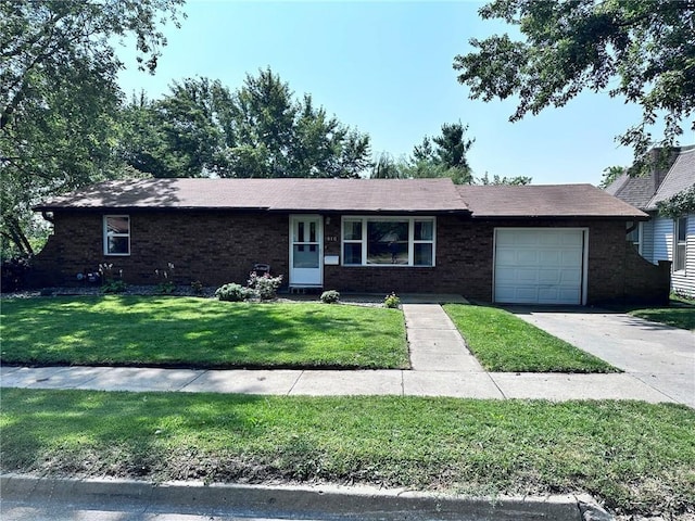 810 E 1st St, Maryville, MO 64468 - photo 1