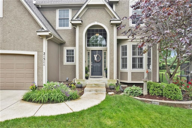 21511 W 100th Ter, Lenexa, KS 66220 - property entrance with stucco siding