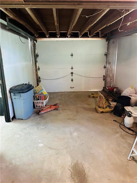 8480 NW High St Unit B, Amsterdam, MO 64723 - view of garage