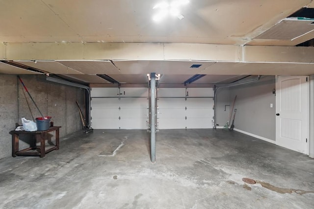 8020 Yecker Ave, Kansas City, KS 66109 - view of garage