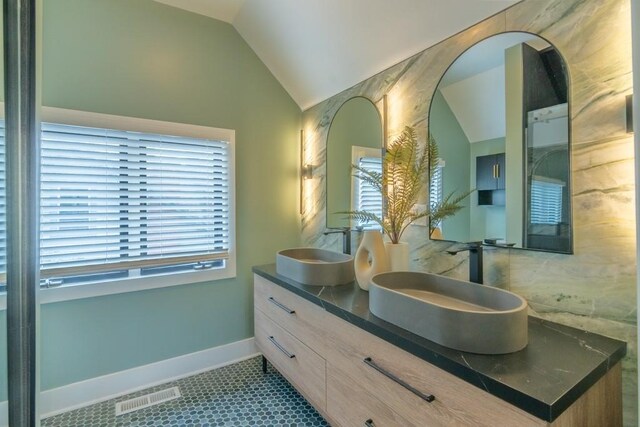 3412 Locust St, Kansas City, MO 64109 - photo 21