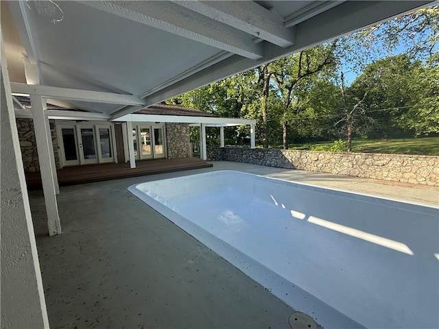 view of swimming pool