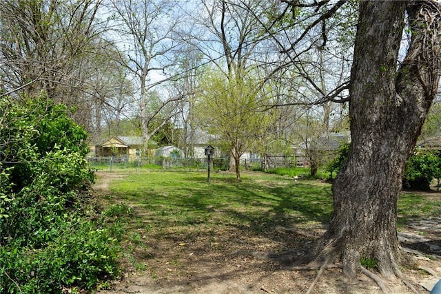 1221 Morgan Ave, Parsons, KS 67357 - view of yard with fence