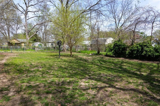 1221 Morgan Ave, Parsons, KS 67357 - view of yard with fence