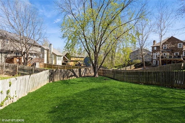 view of yard featuring a residential view