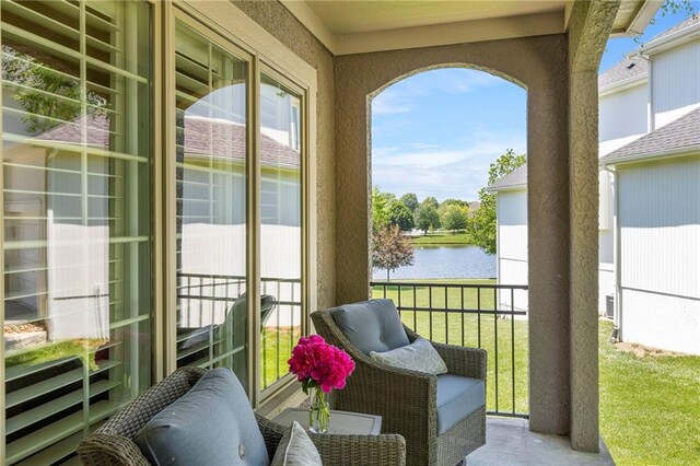 8701 W 157th St, Overland Park, KS 66221 - sunroom featuring a water view