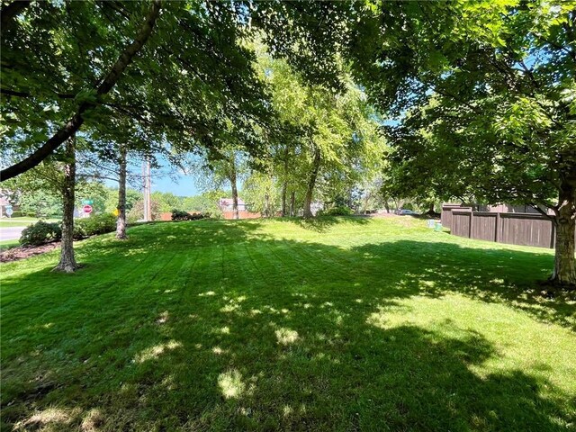 14692 S Garnett St, Olathe, KS 66062 - view of green lawn
