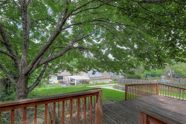 722 E Meyer Blvd, Kansas City, MO 64131 - view of wooden terrace