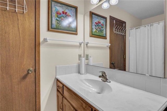 16611 E 53rd St, Independence, MO 64055 - full bath with vanity