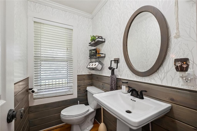 17201 NE 136th St, Kearney, MO 64060 - half bathroom with wallpapered walls, crown molding, and a wainscoted wall
