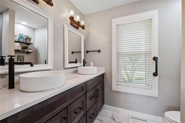 17201 NE 136th St, Kearney, MO 64060 - full bath featuring double vanity and marble finish flooring