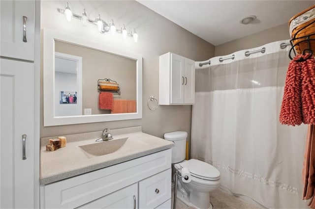 17201 NE 136th St, Kearney, MO 64060 - bathroom with vanity and a shower with curtain