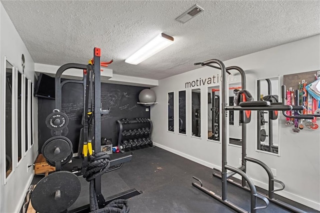 17201 NE 136th St, Kearney, MO 64060 - workout area with a textured ceiling and baseboards