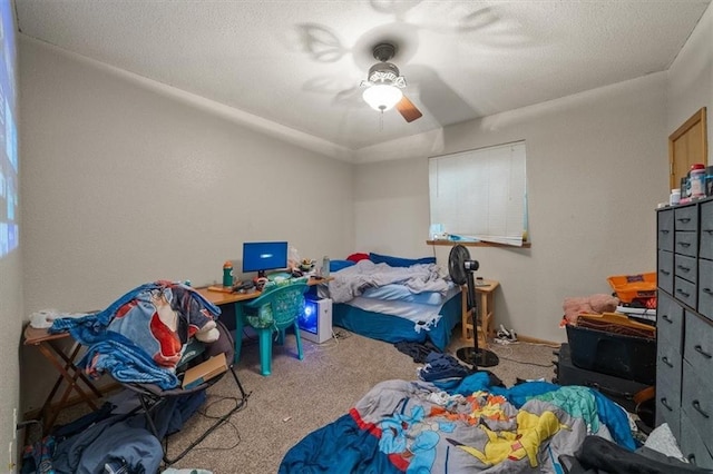425 Thornton St, Leavenworth, KS 66048 - carpeted bedroom featuring ceiling fan