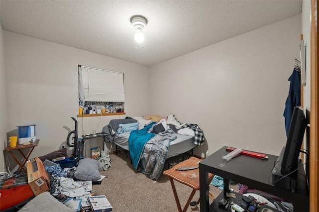 425 Thornton St, Leavenworth, KS 66048 - bedroom featuring carpet flooring and a textured ceiling