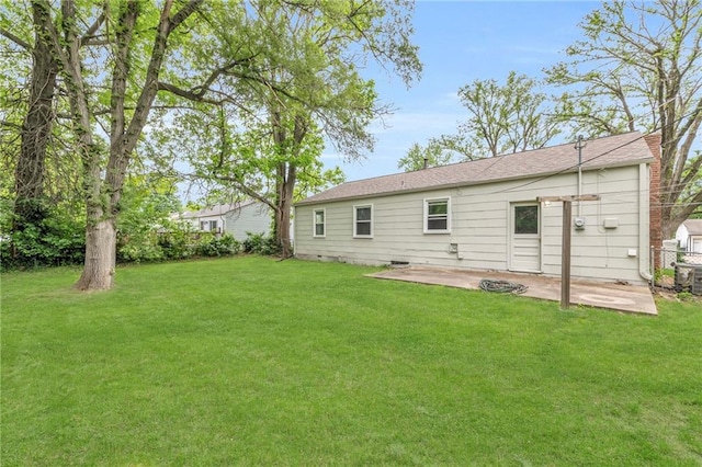 1400 NE 67th Ter, Gladstone, MO 64118 - rear view of property with a patio and a lawn