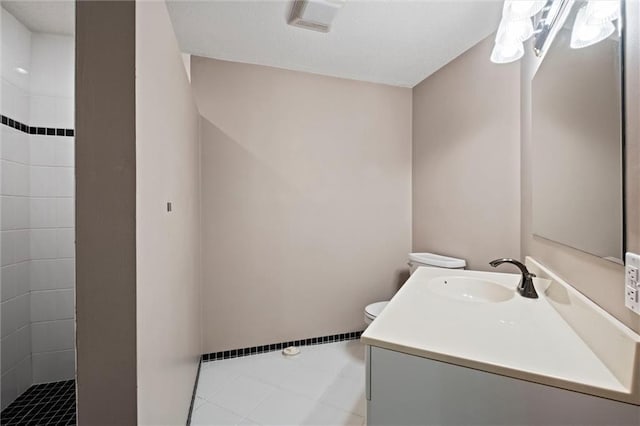 14910 Rhodes Cir, Lenexa, KS 66215 - bathroom featuring vanity and tiled shower