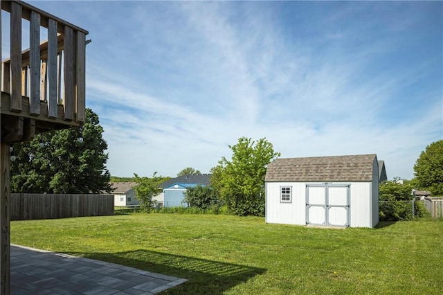 605 Carr St, Knob Noster, MO 65336 - view of yard featuring a storage shed and an outdoor structure