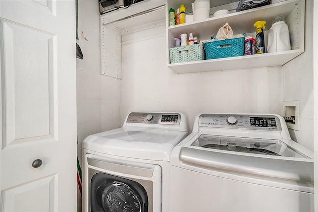 15951 S Avalon St, Olathe, KS 66062 - laundry area with washer and clothes dryer