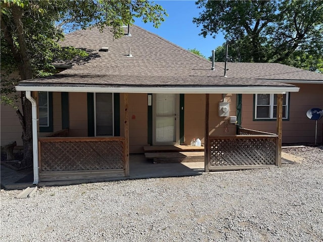 112 N Burns St N, Independence, KS 67301 - back of property with roof with shingles