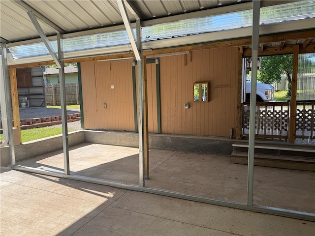 112 N Burns St N, Independence, KS 67301 - view of horse barn